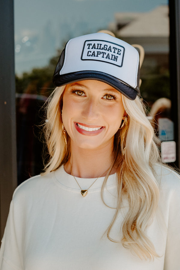 social statement: tailgate captain trucker hat-white/black