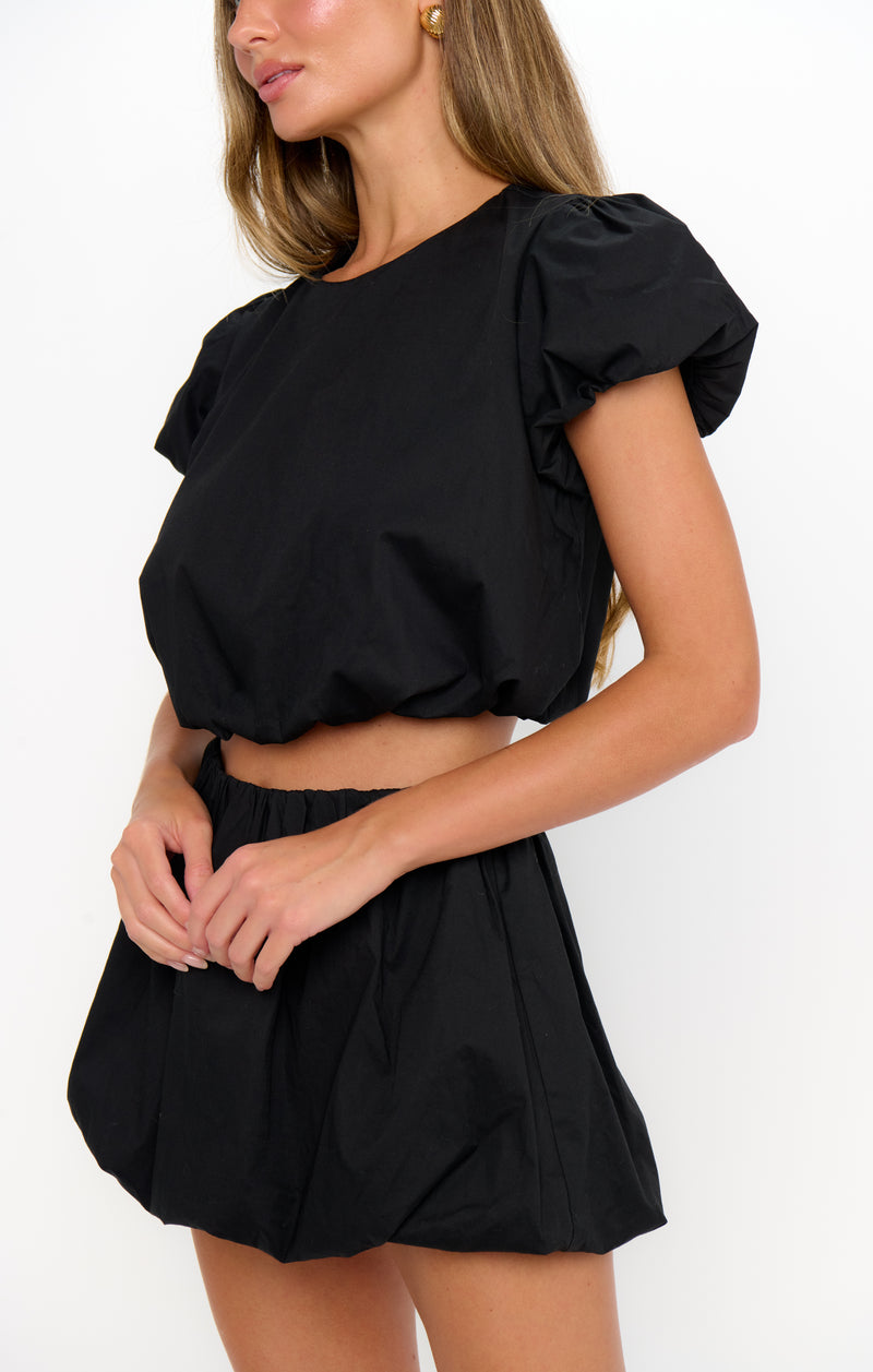 show me your mumu: highland bubble skort-black poplin