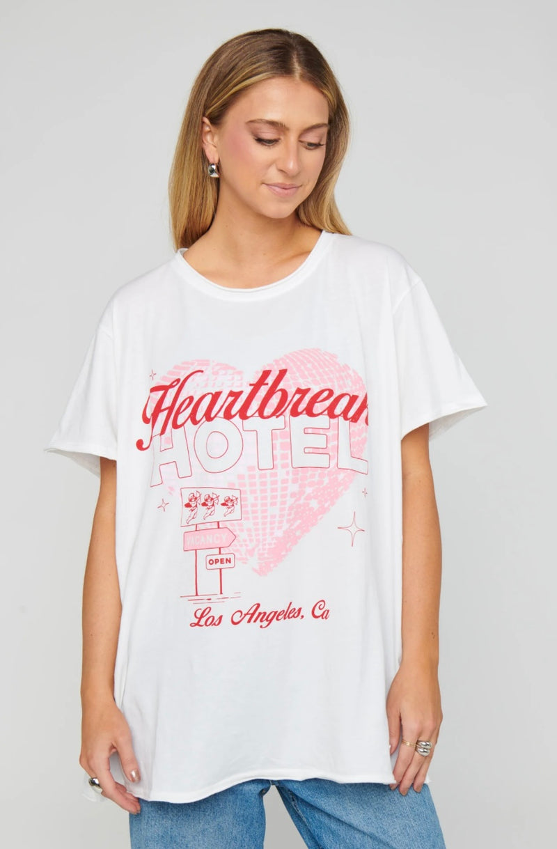 show me your mumu: airport tee-heartbreak hotel graphic