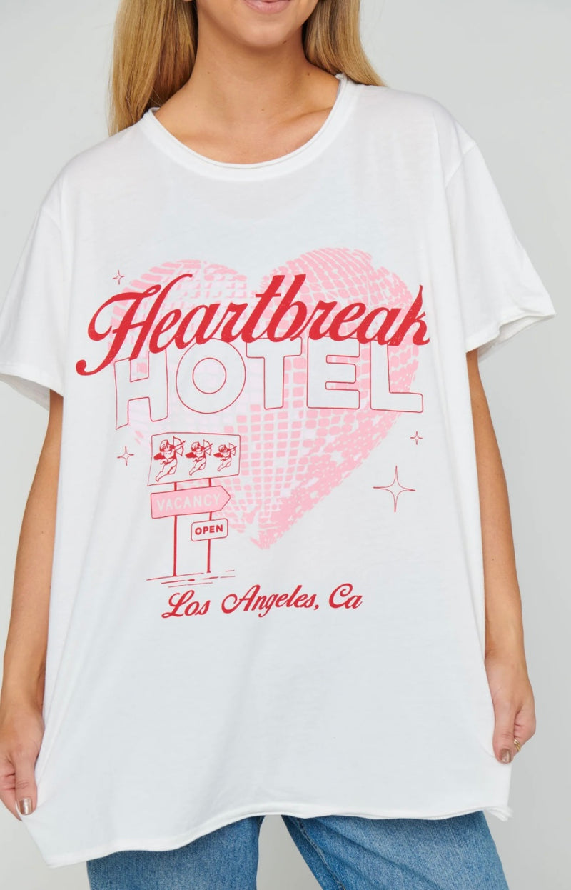 show me your mumu: airport tee-heartbreak hotel graphic