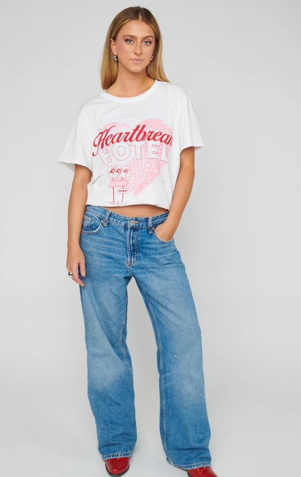 show me your mumu: airport tee-heartbreak hotel graphic