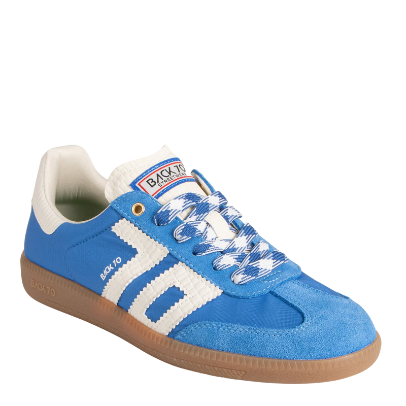 back 70: ghost sneaker-blue milk