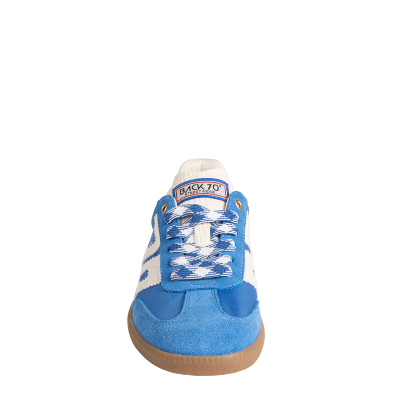 back 70: ghost sneaker-blue milk