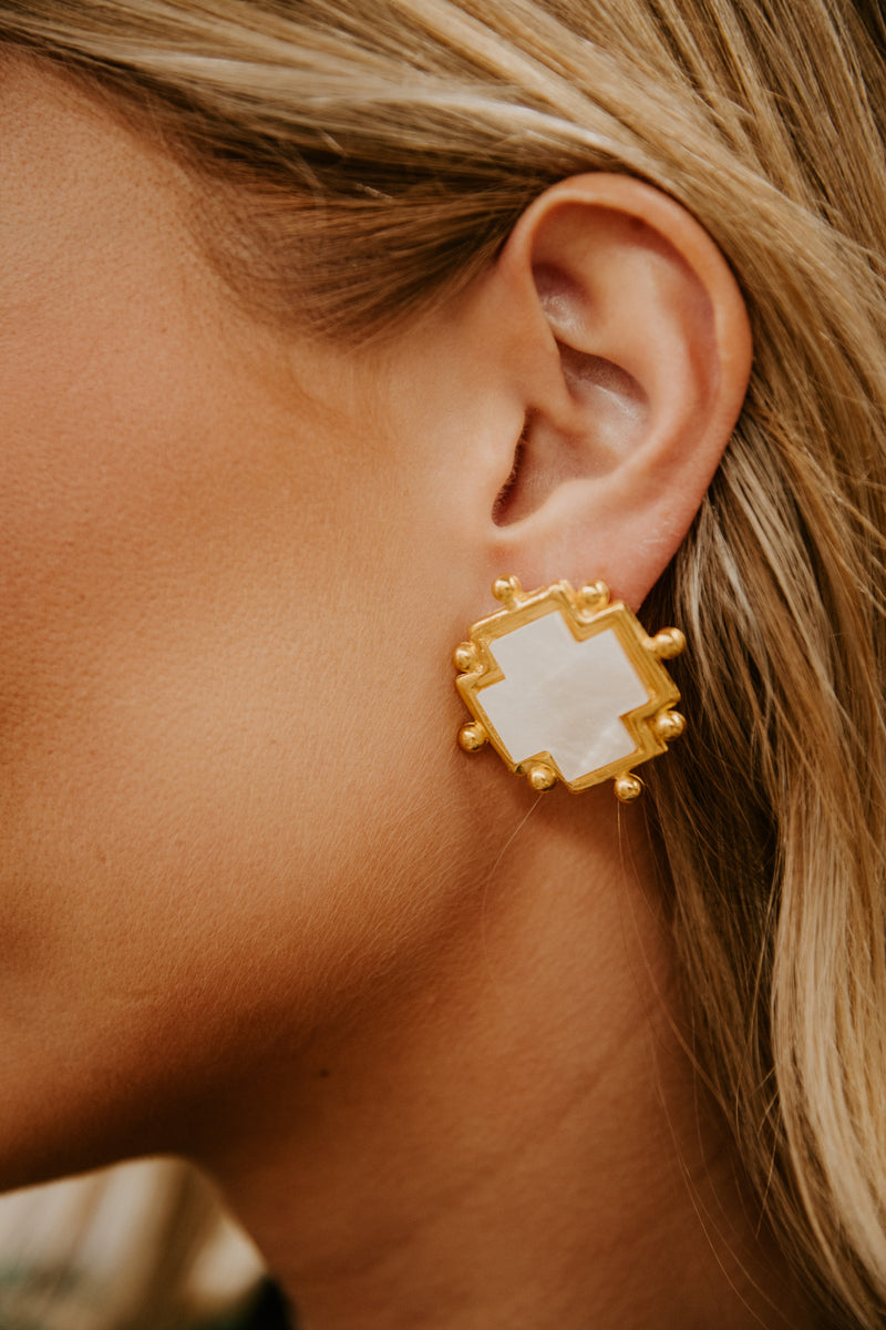 susan shaw: gold cross with genuine freshwater pearl pierced earrings